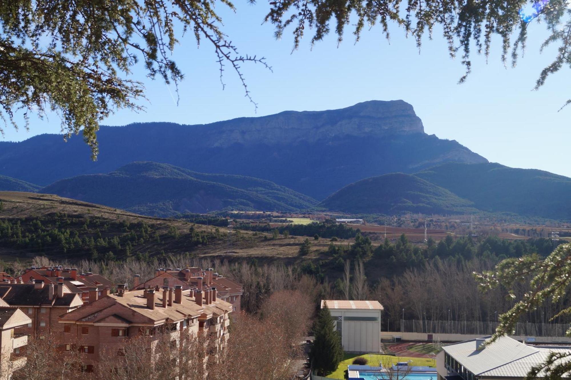Casa Aspe Jaca Apartment Bagian luar foto